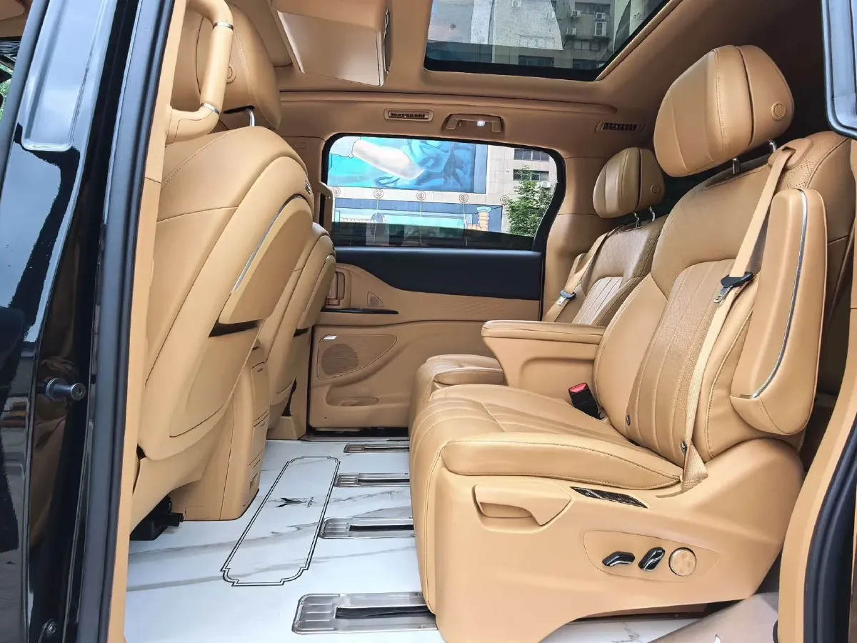 2022 Voyah Dream 1.5T 136HP L4 PHEV 25.57KWH,autocango,china used car exporter,china ev exporter,chinese used car exporter,chinese used ev exporter