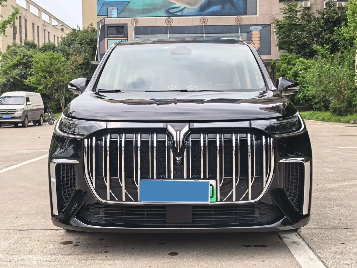 2022 Voyah Dream 1.5T 136HP L4 PHEV 25.57KWH,autocango,china used car exporter,china ev exporter,chinese used car exporter,chinese used ev exporter
