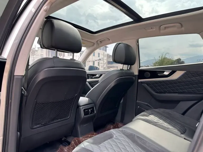 2019 HongQi HS5 2.0T 224HP L4 6AT,autocango,china used car exporter,china ev exporter,chinese used car exporter,chinese used ev exporter