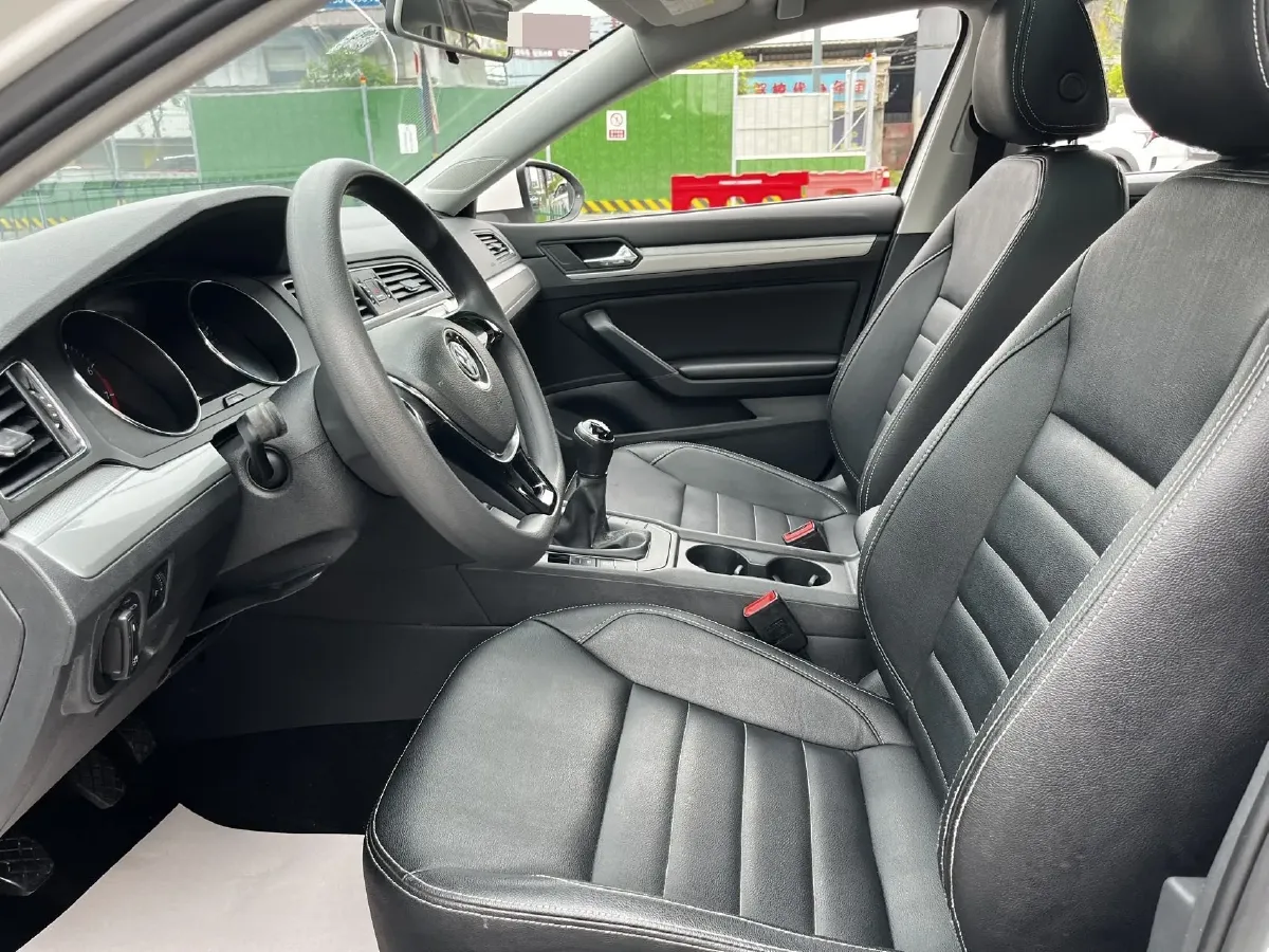 2018 Volkswagen Lamando 1.4T 131HP L4 5MT,autocango,china used car exporter,china ev exporter,chinese used car exporter,chinese used ev exporter