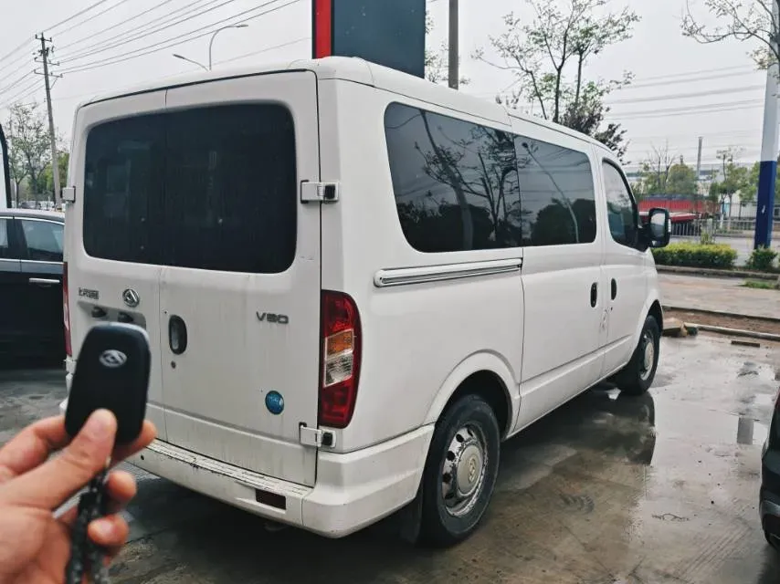 2021 MAXUS XinTu V80 2.0T 127HP L4 6MT,autocango,china used car exporter,china ev exporter,chinese used car exporter,chinese used ev exporter