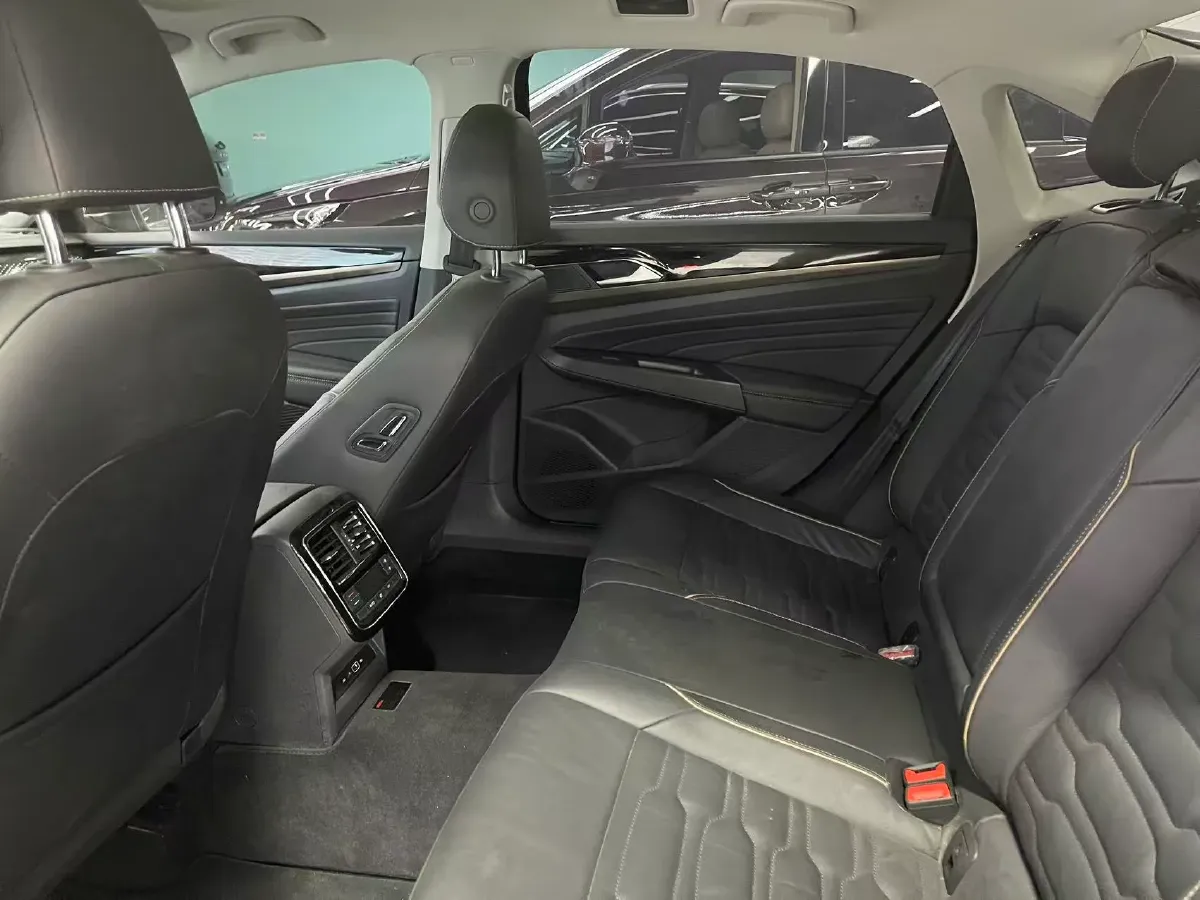 2021 Volkswagen Passat 2.0T 186HP L4 7DCT,autocango,china used car exporter,china ev exporter,chinese used car exporter,chinese used ev exporter