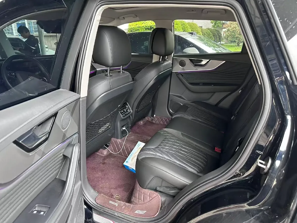 2023 HongQi HS5 2.0T 252HP L4 8AT,autocango,china used car exporter,china ev exporter,chinese used car exporter,chinese used ev exporter