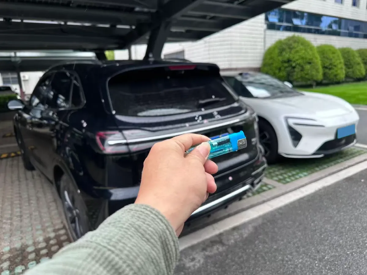 2023 HongQi HS5 2.0T 252HP L4 8AT,autocango,china used car exporter,china ev exporter,chinese used car exporter,chinese used ev exporter