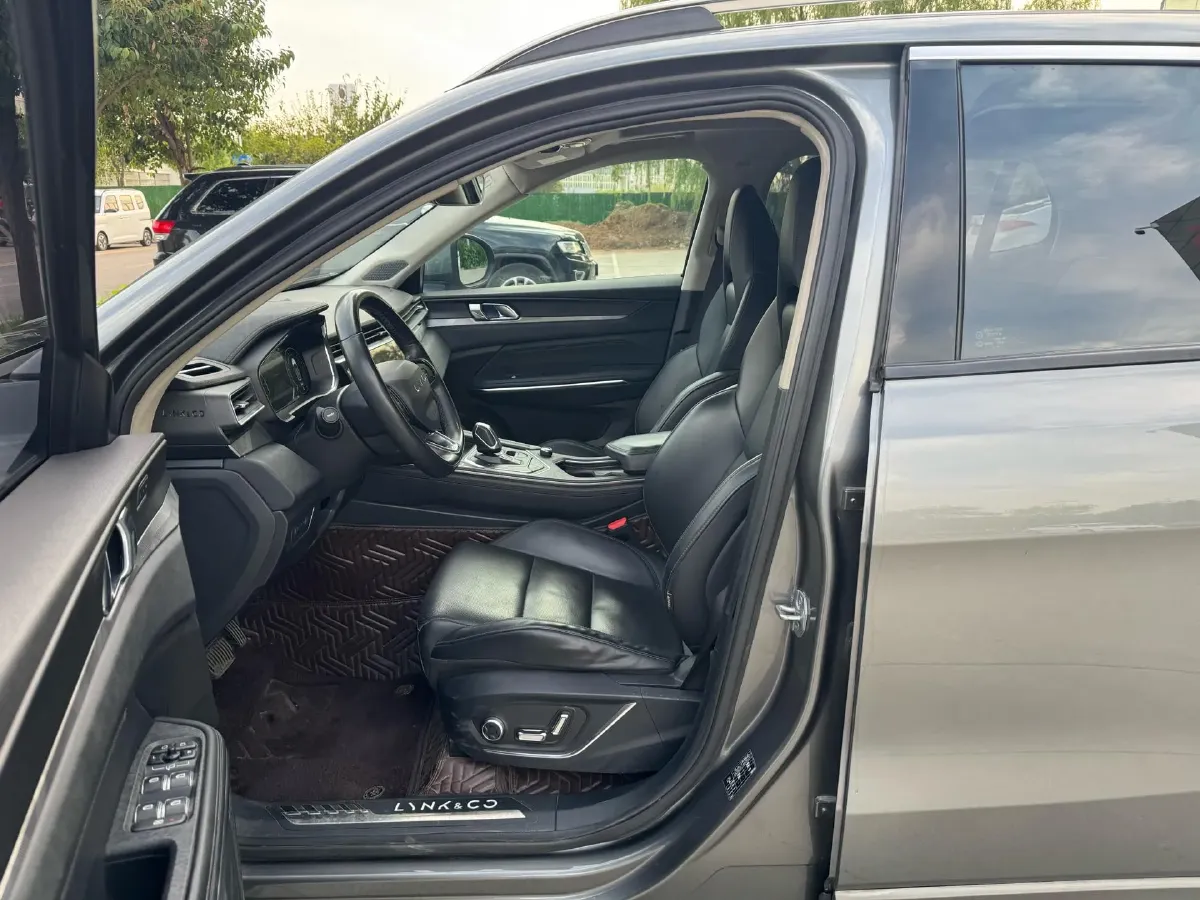 2021 LYNK&CO 01 2.0T 218HP L4 8AT,autocango,china used car exporter,china ev exporter,chinese used car exporter,chinese used ev exporter