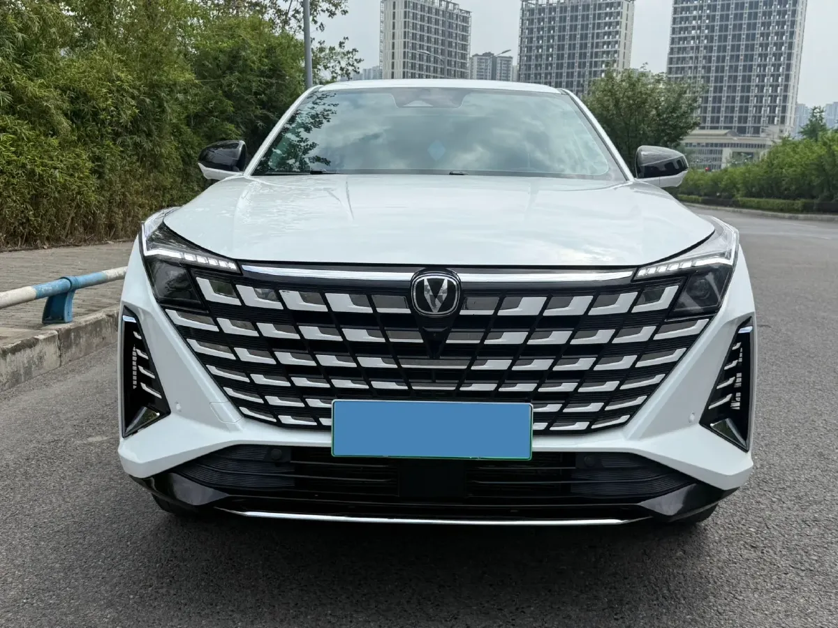 2024 ChangAn UNI-Z 1.5L 98HP L4 E-CVT PHEV 18.4KWH,autocango,china used car exporter,china ev exporter,chinese used car exporter,chinese used ev exporter