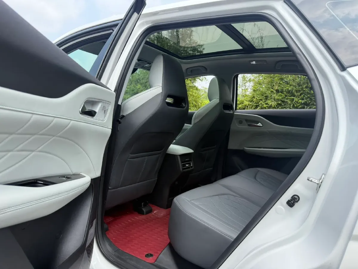 2024 ChangAn UNI-Z 1.5L 98HP L4 E-CVT PHEV 18.4KWH,autocango,china used car exporter,china ev exporter,chinese used car exporter,chinese used ev exporter