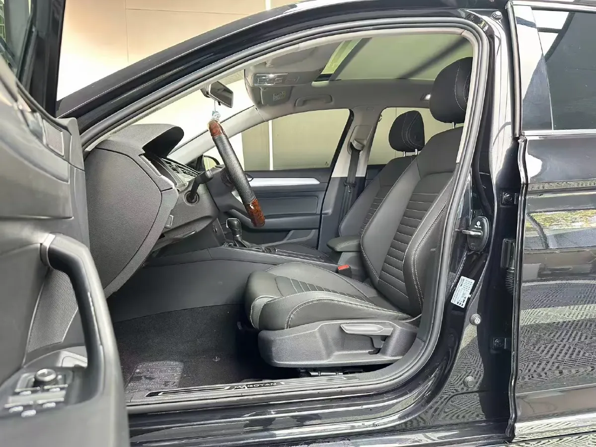 2020 Volkswagen Magotan 1.4T 150HP L4 7DCT,autocango,china used car exporter,china ev exporter,chinese used car exporter,chinese used ev exporter