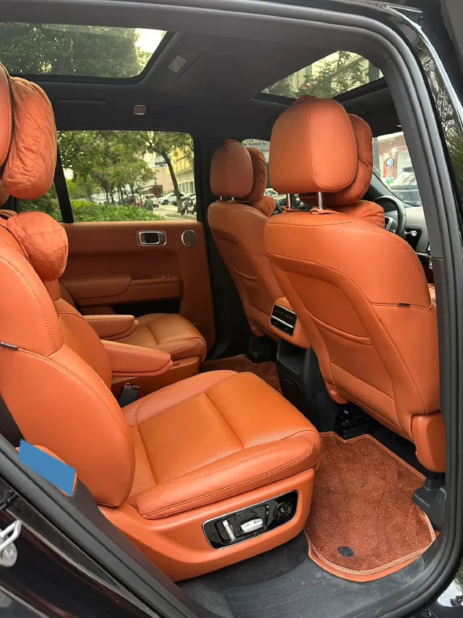 2023 Li L8 Range Extended 154HP REEV 40.9KWH,autocango,china used car exporter,china ev exporter,chinese used car exporter,chinese used ev exporter