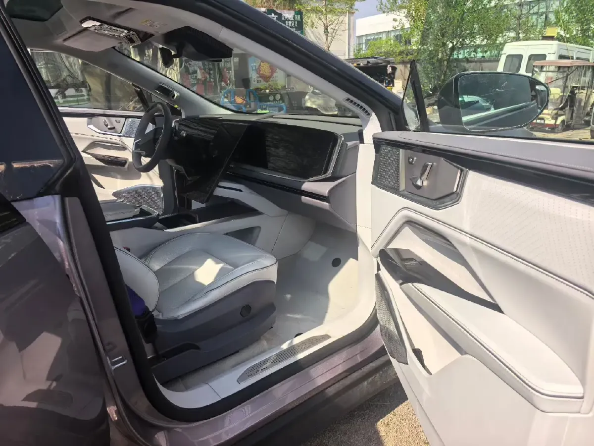 2023 HiPhi Y BEV 76.6KWH,autocango,china used car exporter,china ev exporter,chinese used car exporter,chinese used ev exporter