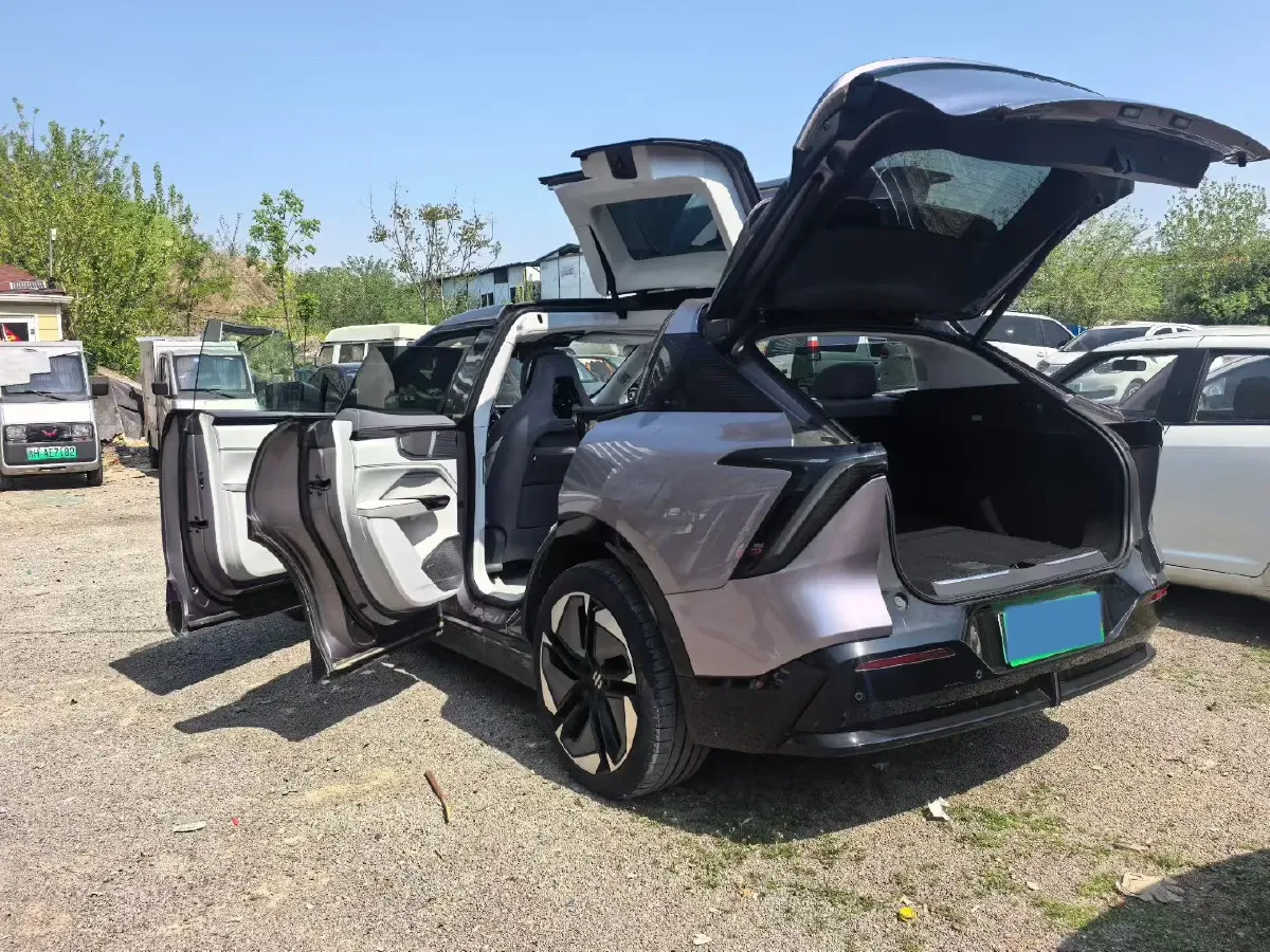 2023 HiPhi Y BEV 76.6KWH,autocango,china used car exporter,china ev exporter,chinese used car exporter,chinese used ev exporter