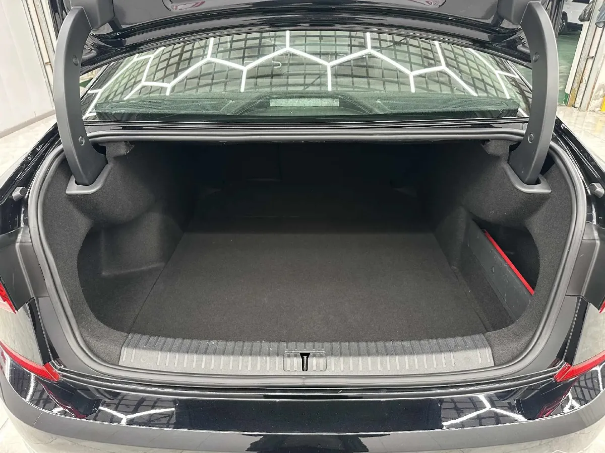 2023 Volkswagen Passat 1.4T 150HP L4 7DCT,autocango,china used car exporter,china ev exporter,chinese used car exporter,chinese used ev exporter