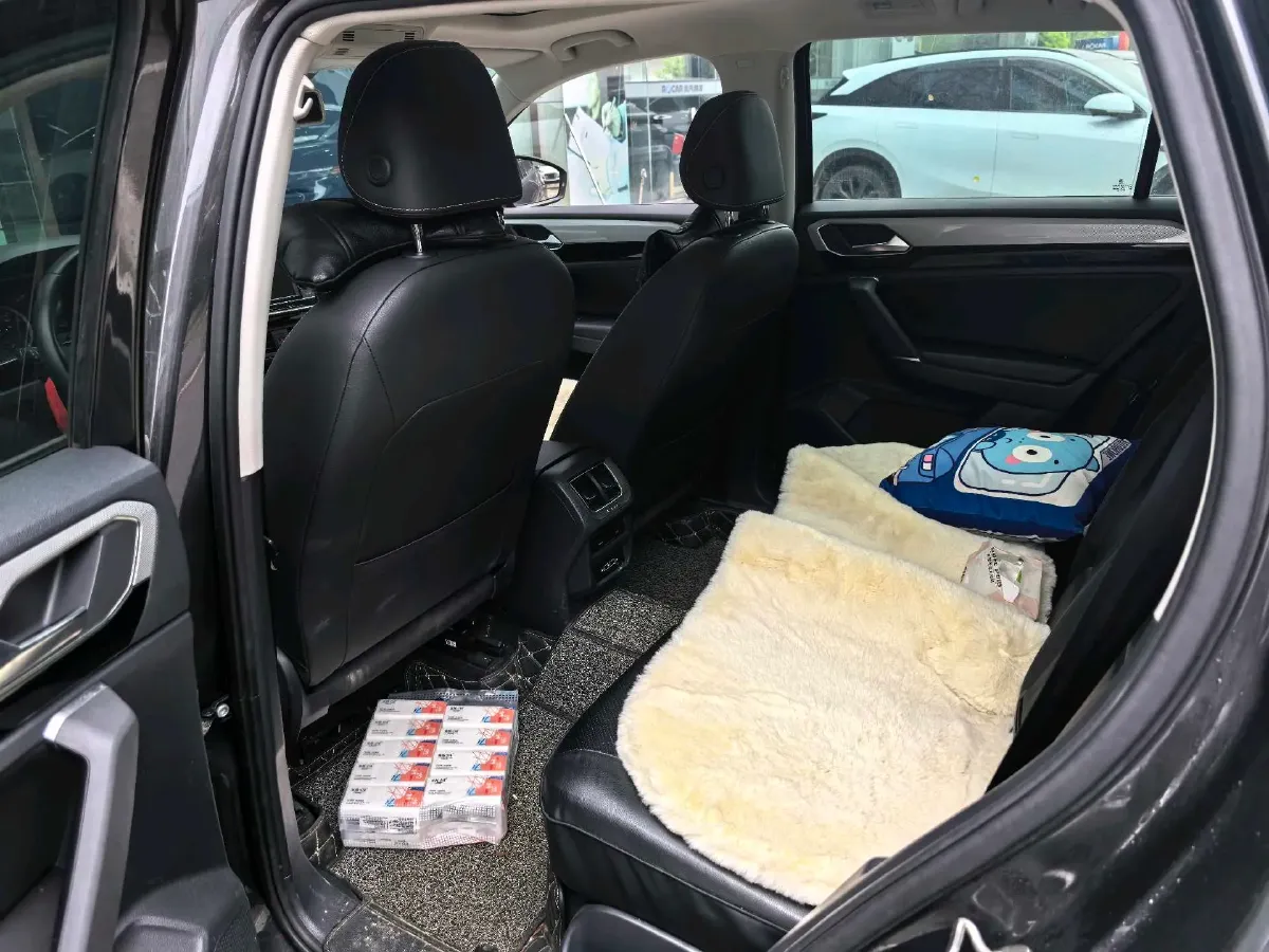 2019 Jeep Cherokee 2.0T 234HP L4 9AT,autocango,china used car exporter,china ev exporter,chinese used car exporter,chinese used ev exporter