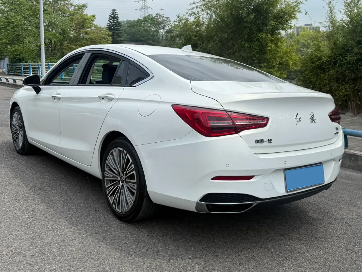 2022 HongQi H5 1.5T 169HP L4 7DCT,autocango,china used car exporter,china ev exporter,chinese used car exporter,chinese used ev exporter