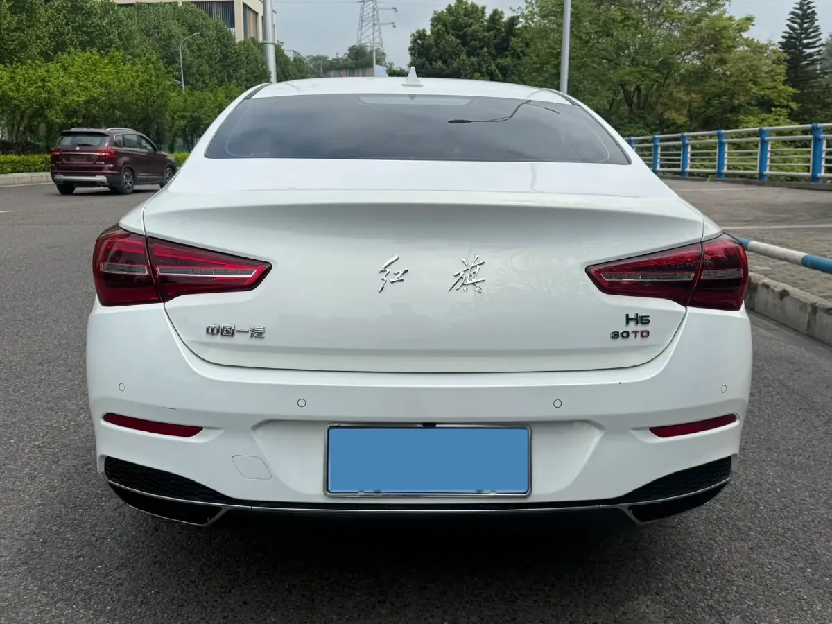 2022 HongQi H5 1.5T 169HP L4 7DCT,autocango,china used car exporter,china ev exporter,chinese used car exporter,chinese used ev exporter