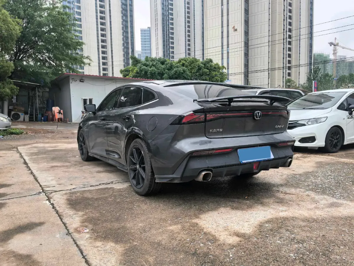 2022 ChangAn UNI-V 1.5T 188HP L4 7DCT,autocango,china used car exporter,china ev exporter,chinese used car exporter,chinese used ev exporter