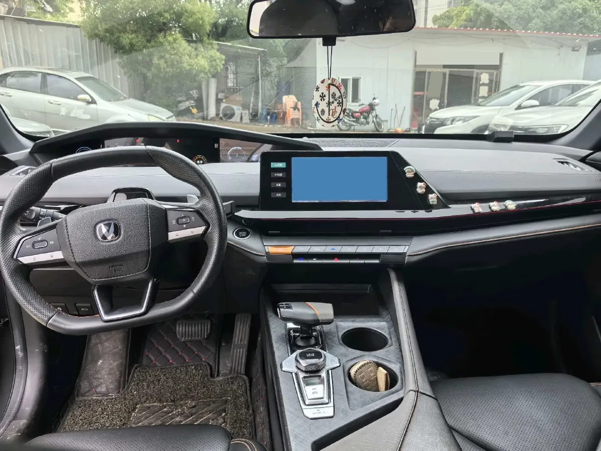 2022 ChangAn UNI-V 1.5T 188HP L4 7DCT,autocango,china used car exporter,china ev exporter,chinese used car exporter,chinese used ev exporter