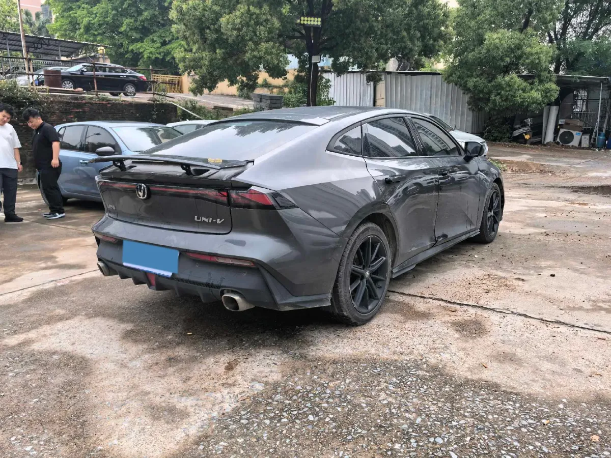 2022 ChangAn UNI-V 1.5T 188HP L4 7DCT,autocango,china used car exporter,china ev exporter,chinese used car exporter,chinese used ev exporter