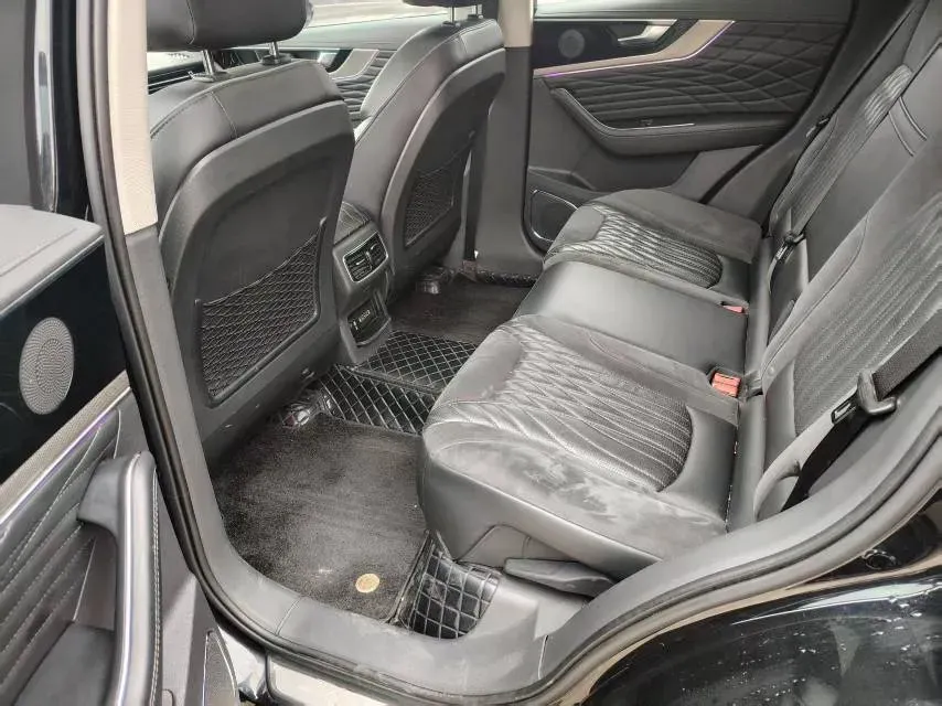 2022 HongQi HS5 2.0T 224HP L4 6AT,autocango,china used car exporter,china ev exporter,chinese used car exporter,chinese used ev exporter