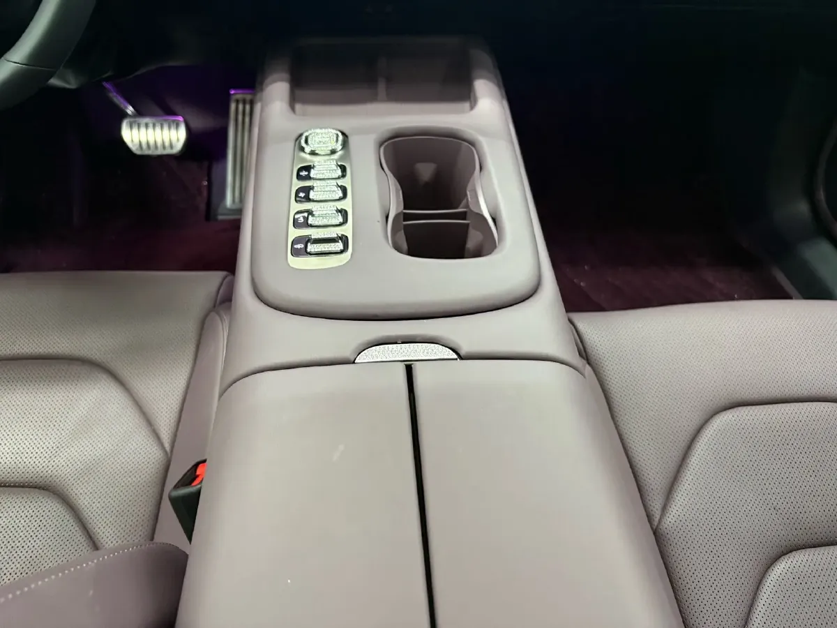 2024 MI SU7 BEV 101KWH,autocango,china used car exporter,china ev exporter,chinese used car exporter,chinese used ev exporter