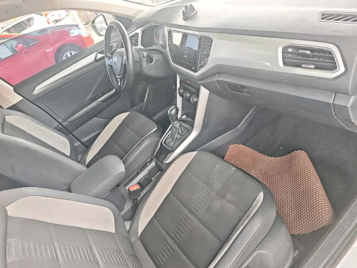 2022 Volkswagen T-Roc 1.4T 150HP L4 7DCT,autocango,china used car exporter,china ev exporter,chinese used car exporter,chinese used ev exporter