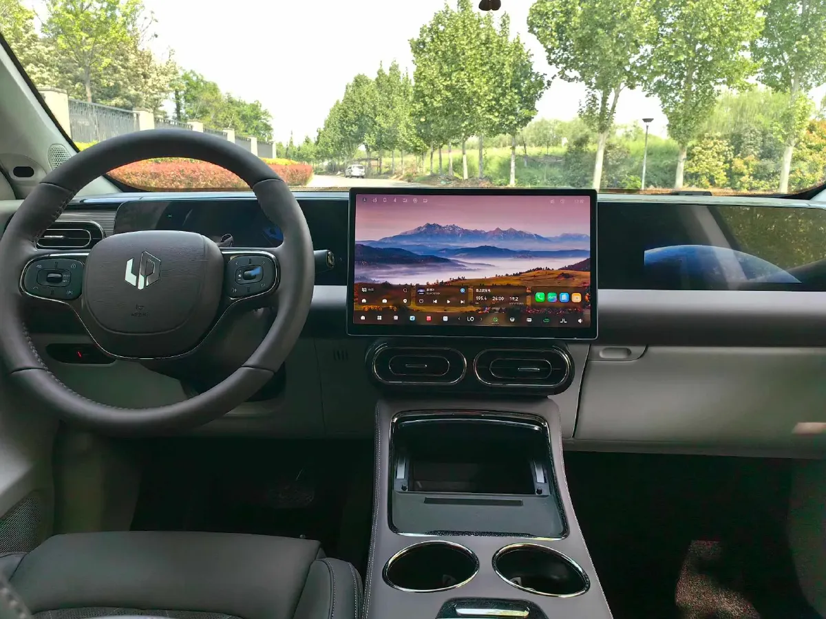 2024 DongFeng eπ eπ007 REEV 105HP REEV 28.4KWH,autocango,china used car exporter,china ev exporter,chinese used car exporter,chinese used ev exporter