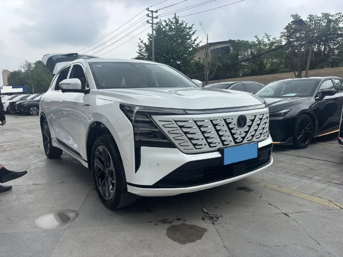 2025 ChangAn CS75 Plus 1.5T 192HP L4 8AT,autocango,china used car exporter,china ev exporter,chinese used car exporter,chinese used ev exporter