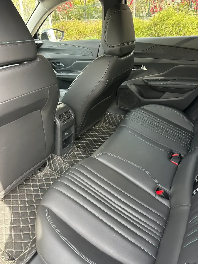 2023 Peugeot 408X 1.6T 175HP L4 8AT,autocango,china used car exporter,china ev exporter,chinese used car exporter,chinese used ev exporter