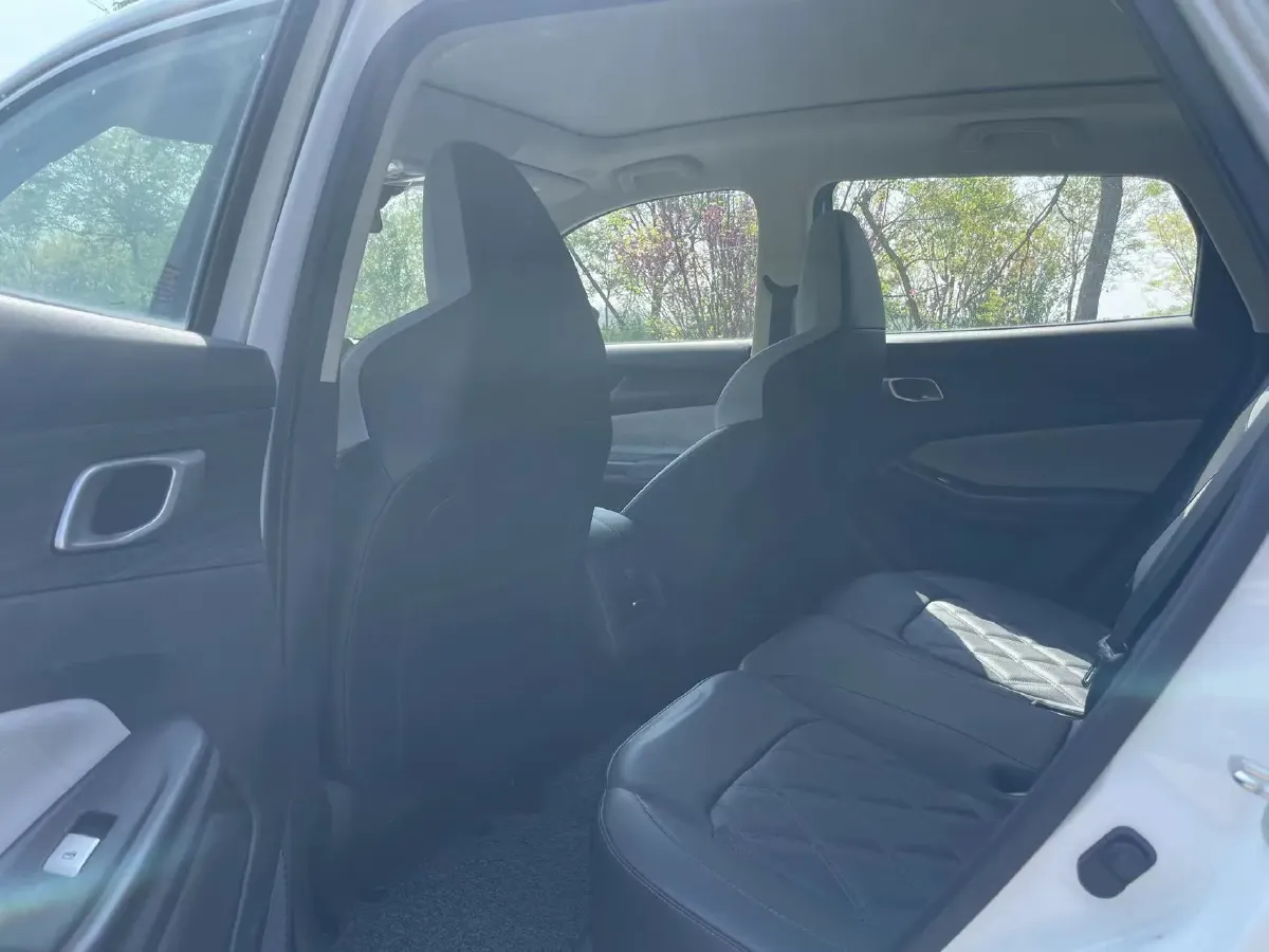 2023 Venucia VX6 BEV 62KWH,autocango,china used car exporter,china ev exporter,chinese used car exporter,chinese used ev exporter