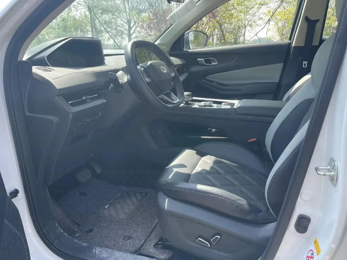 2023 Venucia VX6 BEV 62KWH,autocango,china used car exporter,china ev exporter,chinese used car exporter,chinese used ev exporter