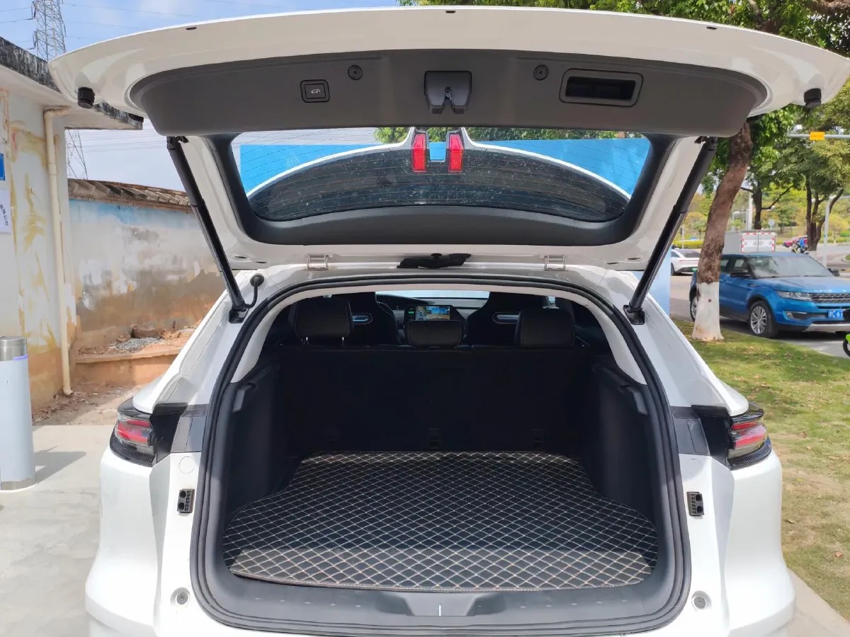 2024 ChangAn UNI-K 2.0T 233HP L4 8AT,autocango,china used car exporter,china ev exporter,chinese used car exporter,chinese used ev exporter