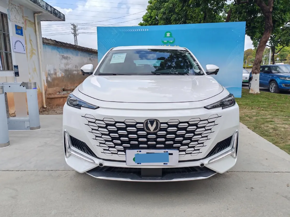 2024 ChangAn UNI-K 2.0T 233HP L4 8AT,autocango,china used car exporter,china ev exporter,chinese used car exporter,chinese used ev exporter