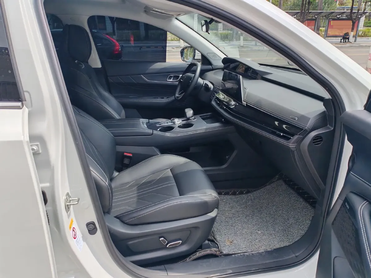 2024 ChangAn UNI-K 2.0T 233HP L4 8AT,autocango,china used car exporter,china ev exporter,chinese used car exporter,chinese used ev exporter