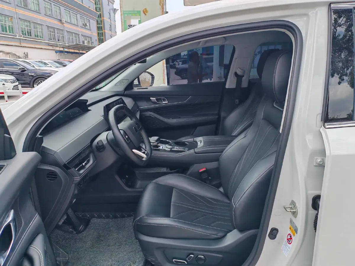 2024 ChangAn UNI-K 2.0T 233HP L4 8AT,autocango,china used car exporter,china ev exporter,chinese used car exporter,chinese used ev exporter