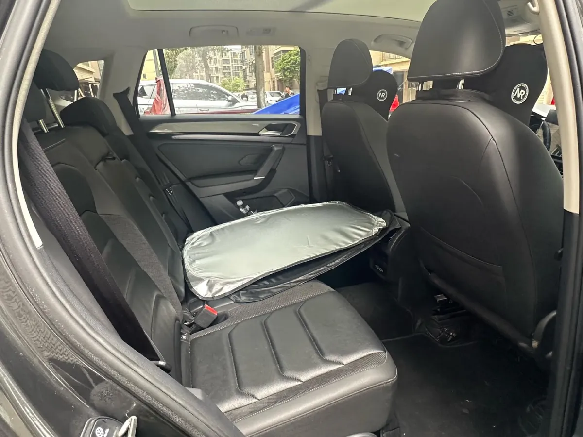 2019 Jeep Cherokee 2.0T 234HP L4 9AT,autocango,china used car exporter,china ev exporter,chinese used car exporter,chinese used ev exporter