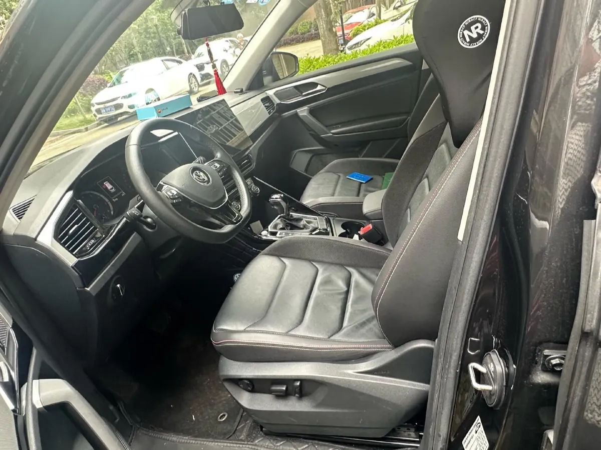 2019 Jeep Cherokee 2.0T 234HP L4 9AT,autocango,china used car exporter,china ev exporter,chinese used car exporter,chinese used ev exporter