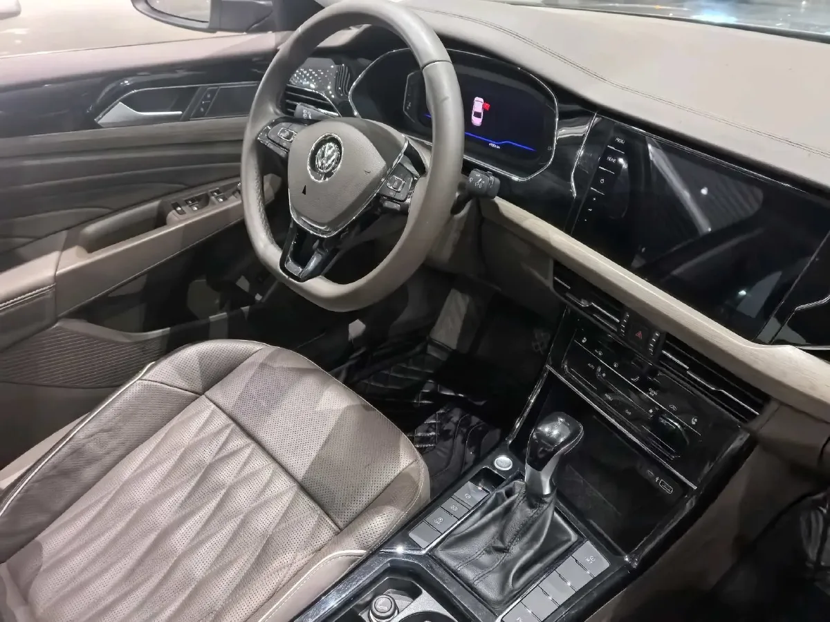 2020 Volkswagen Passat 2.0T 186HP L4 7DCT,autocango,china used car exporter,china ev exporter,chinese used car exporter,chinese used ev exporter