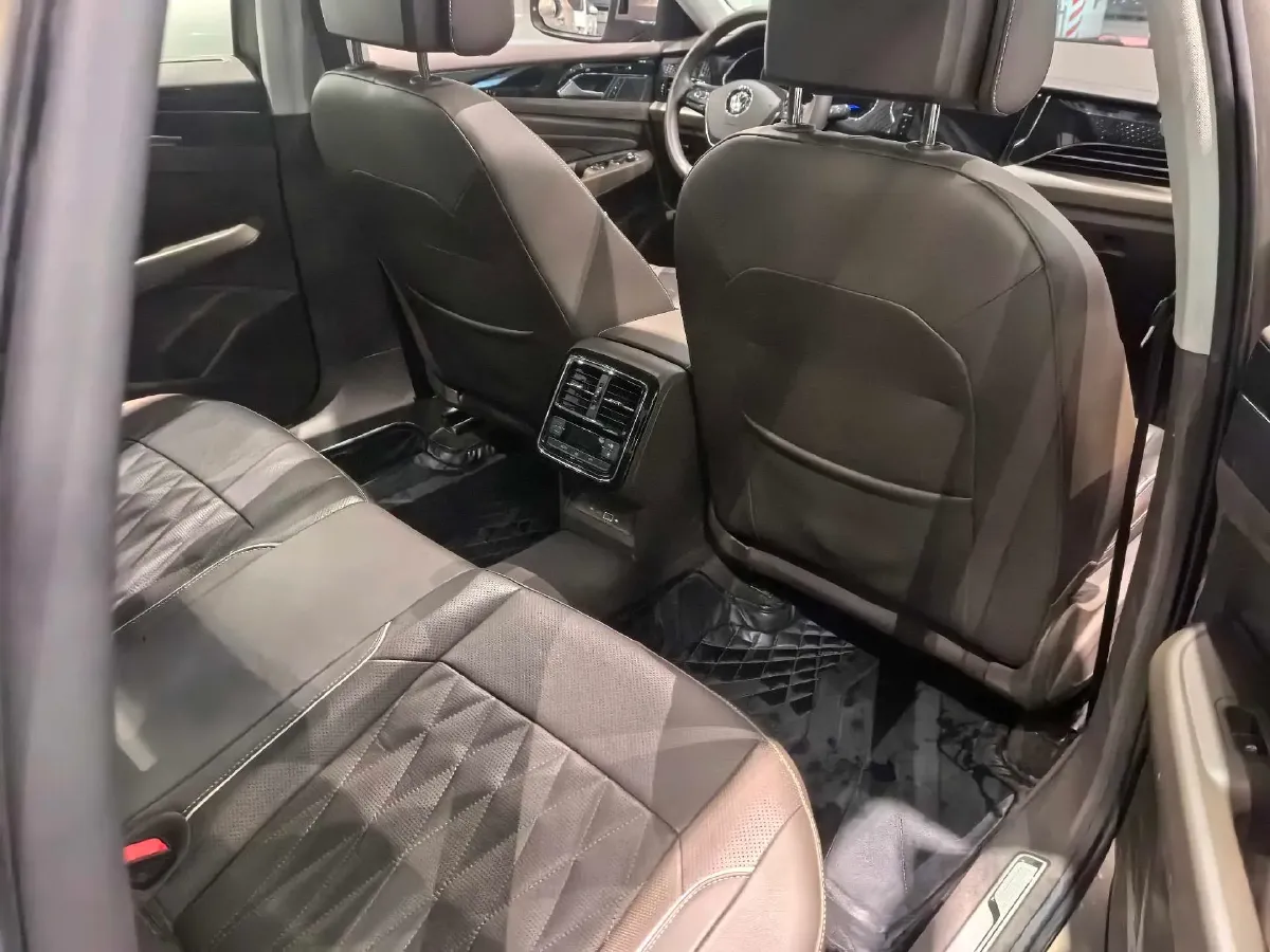 2020 Volkswagen Passat 2.0T 186HP L4 7DCT,autocango,china used car exporter,china ev exporter,chinese used car exporter,chinese used ev exporter