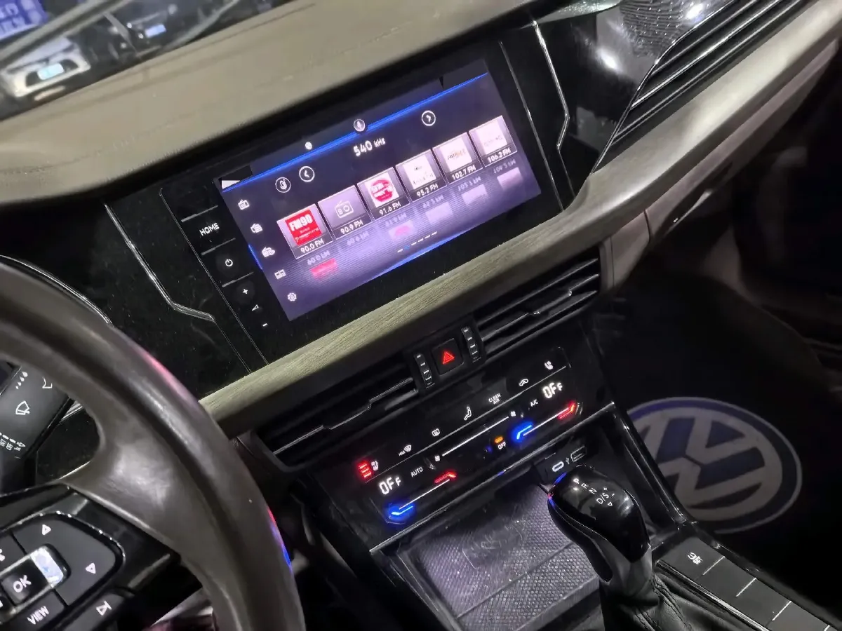 2020 Volkswagen Passat 2.0T 186HP L4 7DCT,autocango,china used car exporter,china ev exporter,chinese used car exporter,chinese used ev exporter