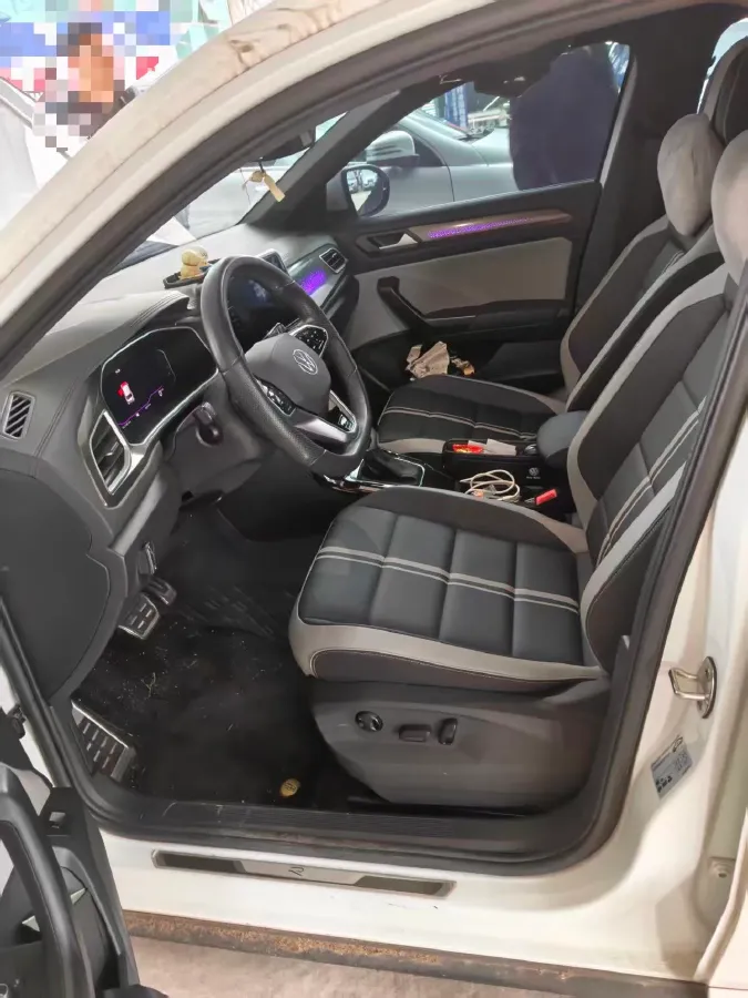 2023 Volkswagen T-Roc 1.5T 160HP L4 7DCT,autocango,china used car exporter,china ev exporter,chinese used car exporter,chinese used ev exporter