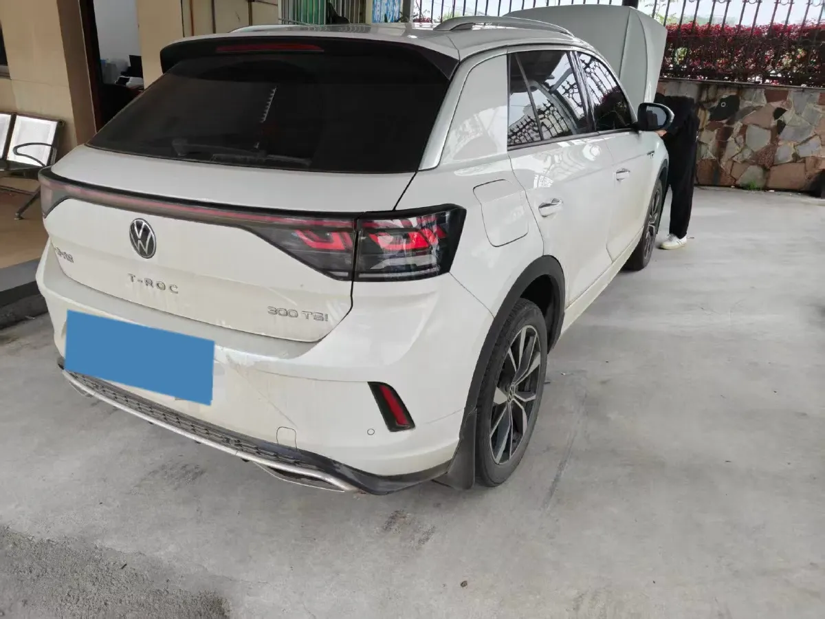 2023 Volkswagen T-Roc 1.5T 160HP L4 7DCT,autocango,china used car exporter,china ev exporter,chinese used car exporter,chinese used ev exporter