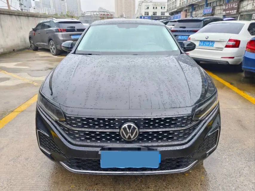 2024 Volkswagen Passat 2.0T 220HP L4 7DCT,autocango,china used car exporter,china ev exporter,chinese used car exporter,chinese used ev exporter