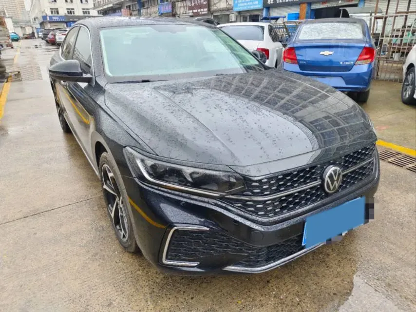2024 Volkswagen Passat 2.0T 220HP L4 7DCT,autocango,china used car exporter,china ev exporter,chinese used car exporter,chinese used ev exporter
