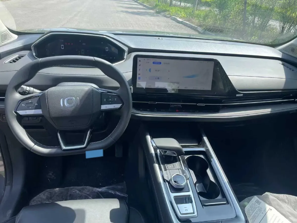 2023 Venucia Grand V DD-i 1.5T 163HP L4 E-CVT PHEV 18.4KWH,autocango,china used car exporter,china ev exporter,chinese used car exporter,chinese used ev exporter