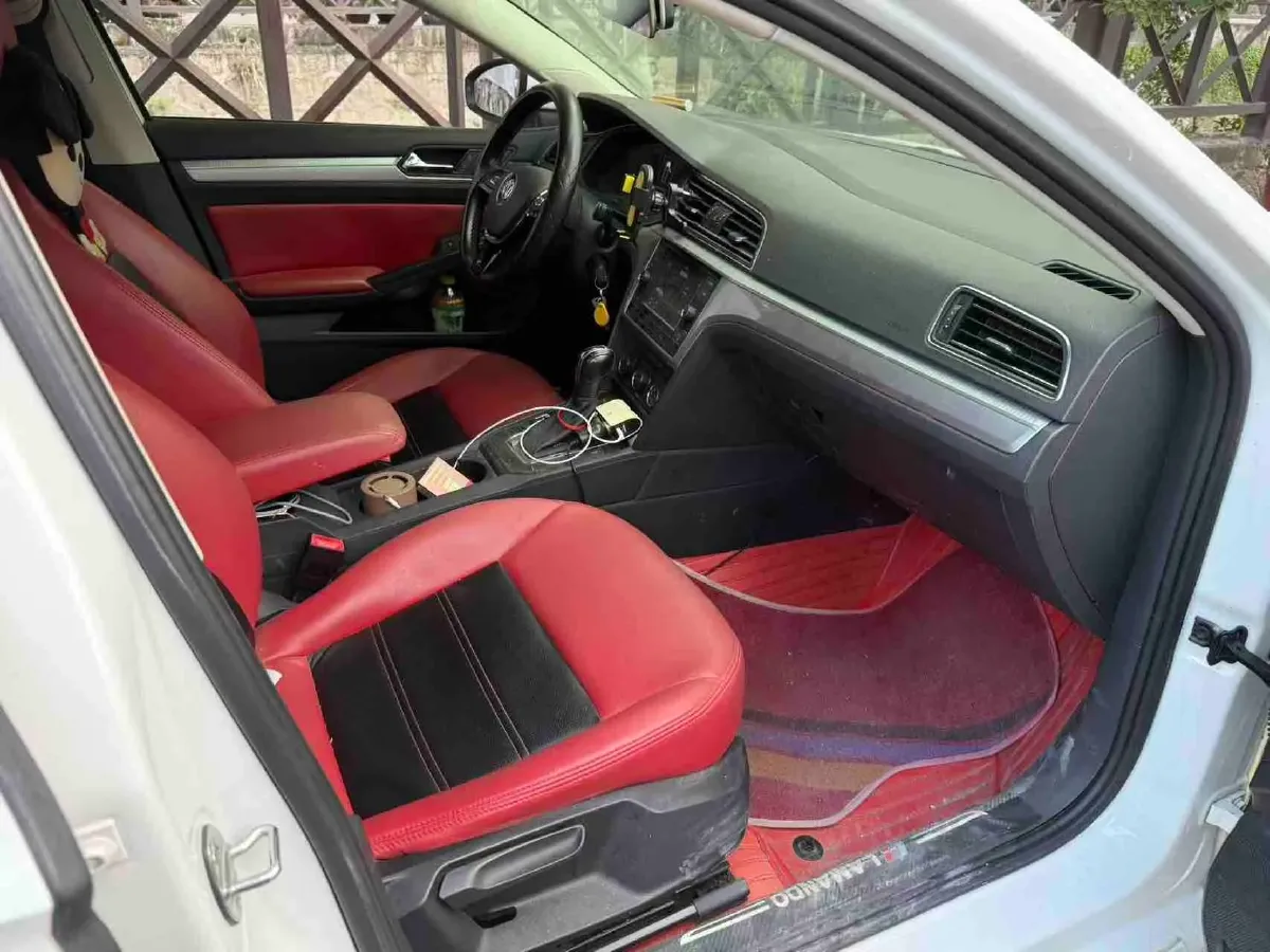 2019 Volkswagen T-Cross 1.4T 150HP L4 7DCT,autocango,china used car exporter,china ev exporter,chinese used car exporter,chinese used ev exporter