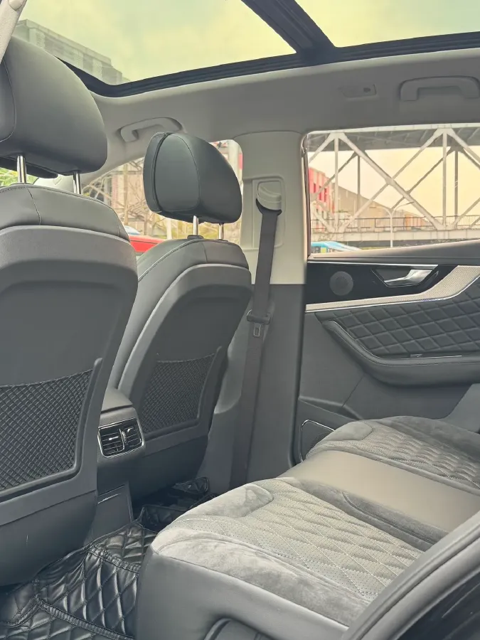 2019 HongQi HS5 2.0T 224HP L4 6AT,autocango,china used car exporter,china ev exporter,chinese used car exporter,chinese used ev exporter