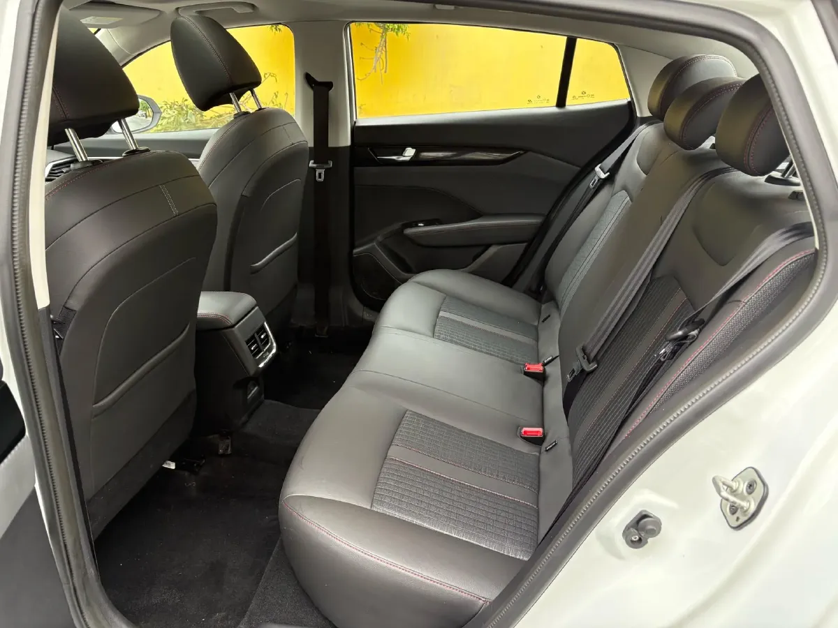 2021 DongFeng Aeolus YiXuan 1.5T 150HP L4 6DCT,autocango,china used car exporter,china ev exporter,chinese used car exporter,chinese used ev exporter