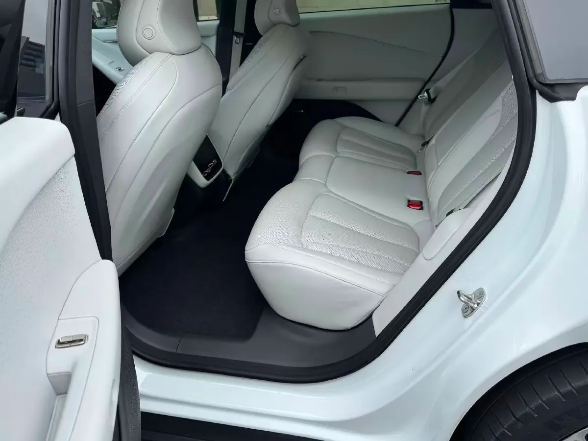 2024 Xpeng P7+ BEV 60.7KWH,autocango,china used car exporter,china ev exporter,chinese used car exporter,chinese used ev exporter