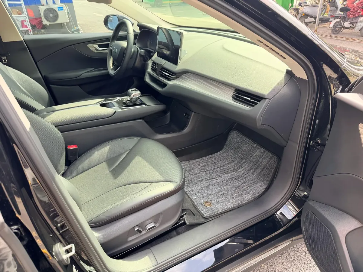 2024 HongQi E-QM5 BEV 60KWH,autocango,china used car exporter,china ev exporter,chinese used car exporter,chinese used ev exporter