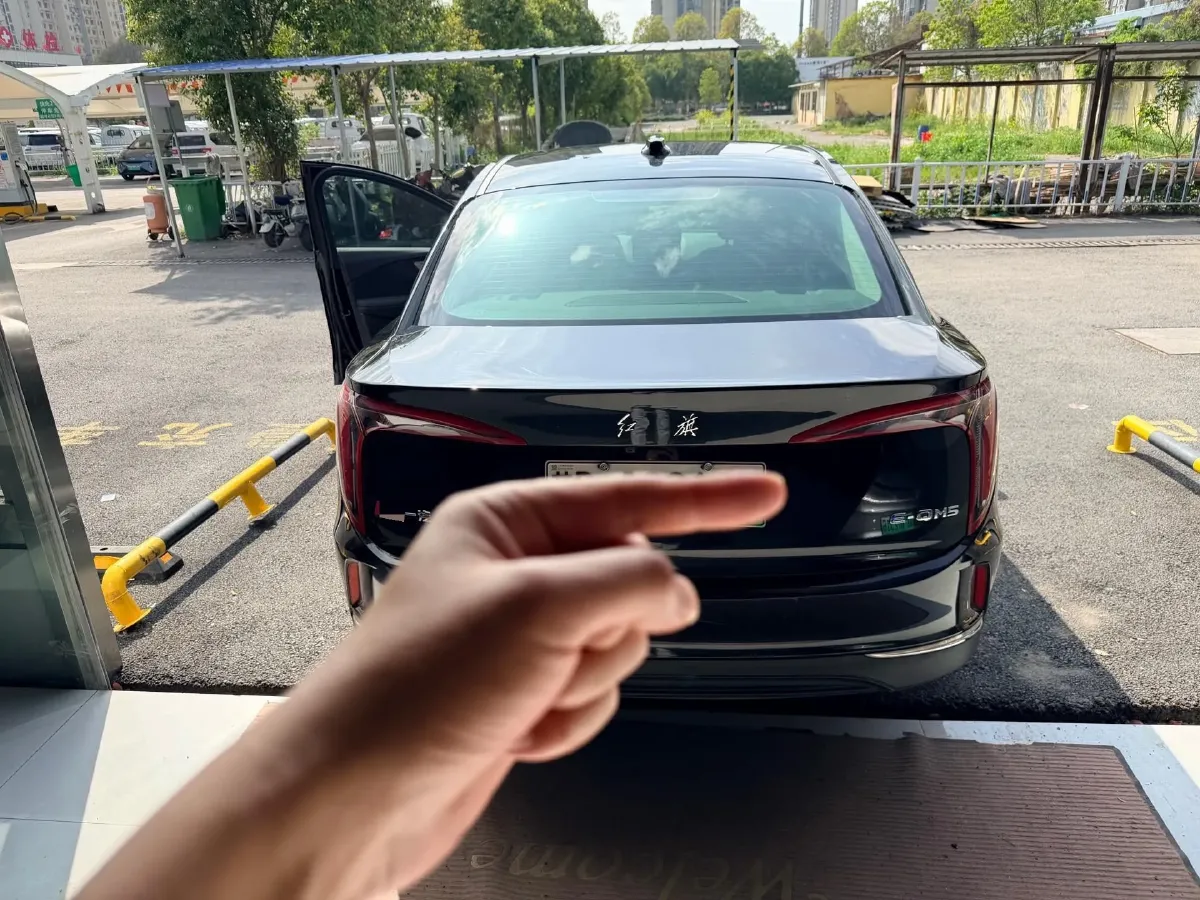 2024 HongQi E-QM5 BEV 60KWH,autocango,china used car exporter,china ev exporter,chinese used car exporter,chinese used ev exporter